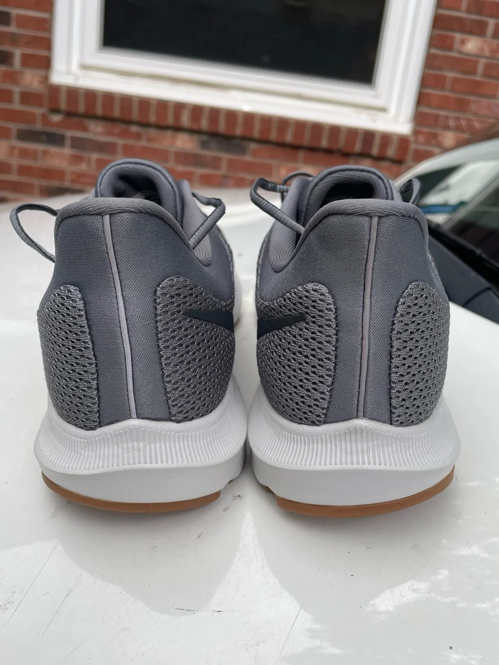 New Nike Quest 2 Smoke Grey Gum Running Shoes Size 10.5 Men’s